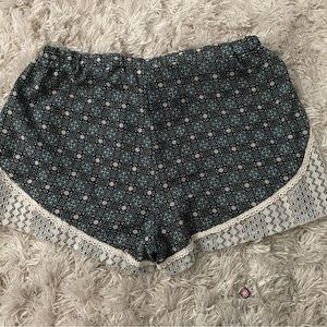 CUTE BOHEMIAN PLUS SIZE SHORTS XL WITH BOW TYE AND LACE DETAIL BY SELF ESTEEM